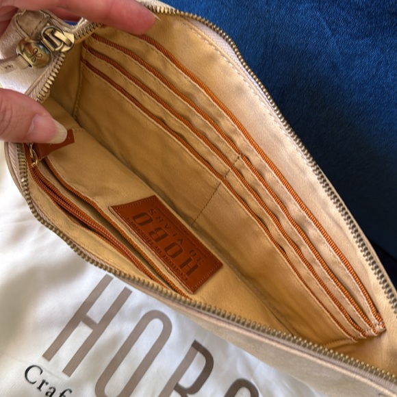 Hobo Offwhite Wristlet with Dragon Embroidery - Picture 3 of 5